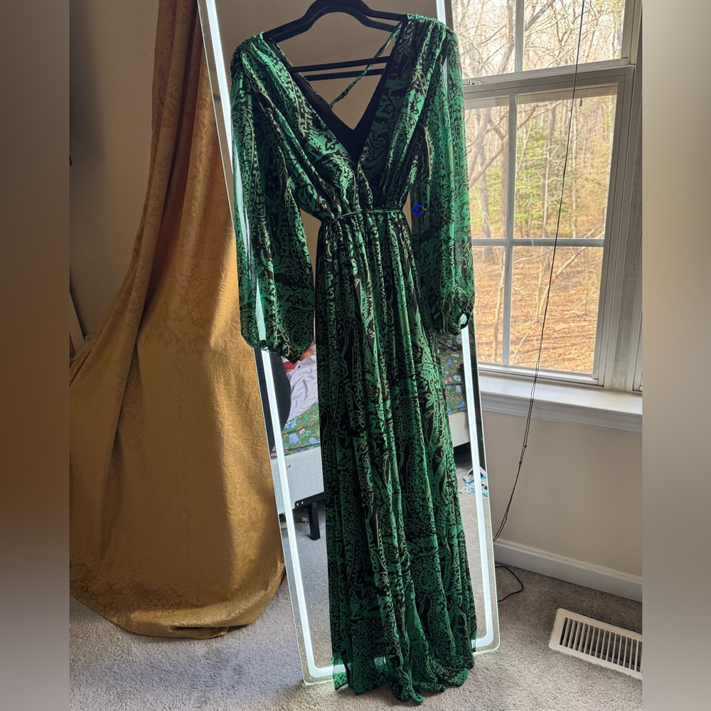 Elegant Green Patterned Maxi Dress